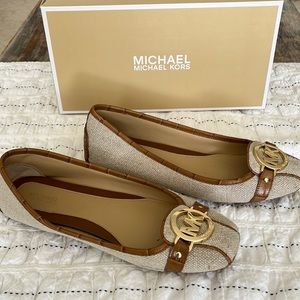 7.5 Michael Kors flats